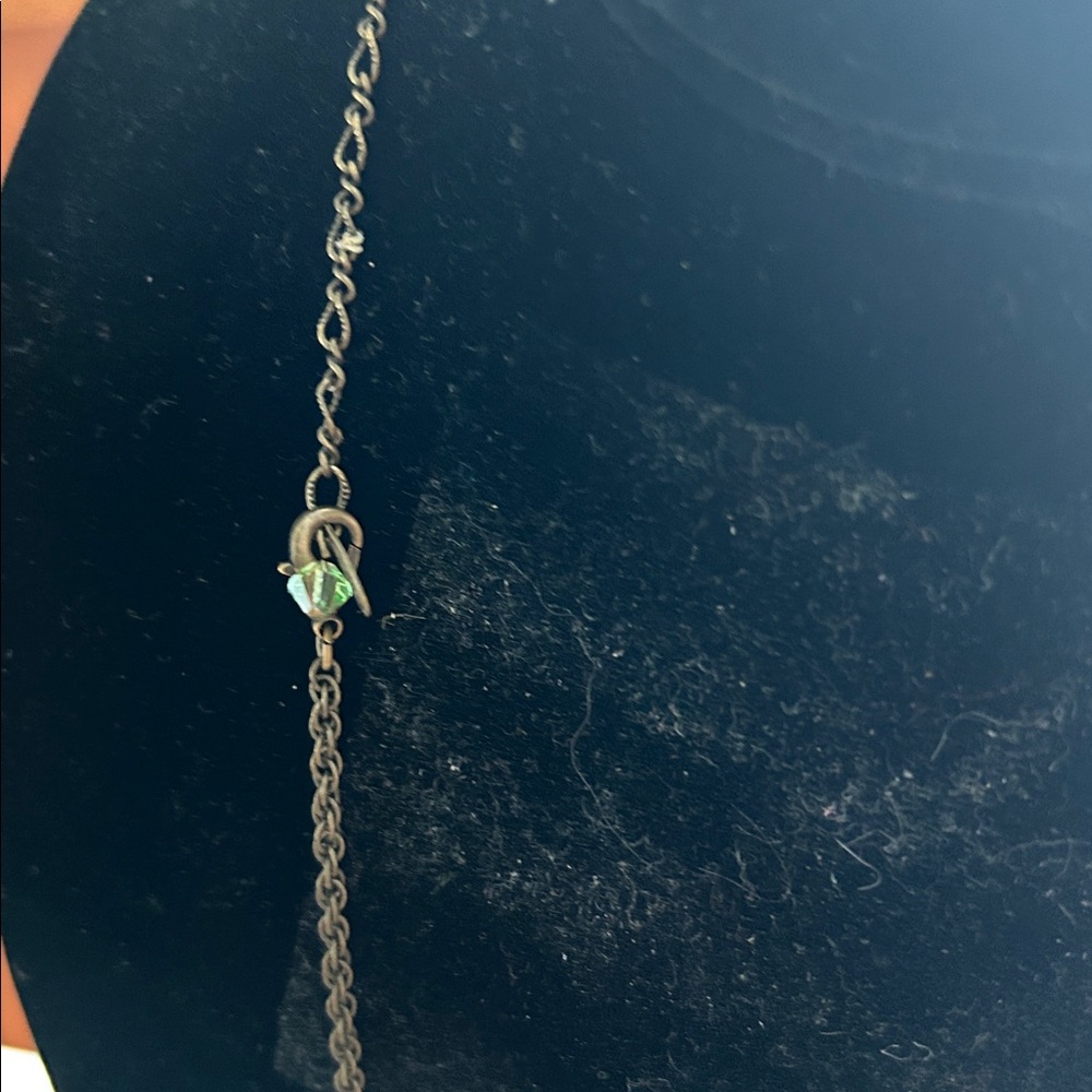 Elegant Turquoise Pendant Necklace with Gold Detailing - Picture 9 of 11